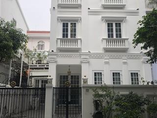 Bán nhà biệt thự song lập khu trung tâm cảnh đồi ,phú mỹ hưng,quận 7, giá 55 tỷ sh. 0902 949 ***