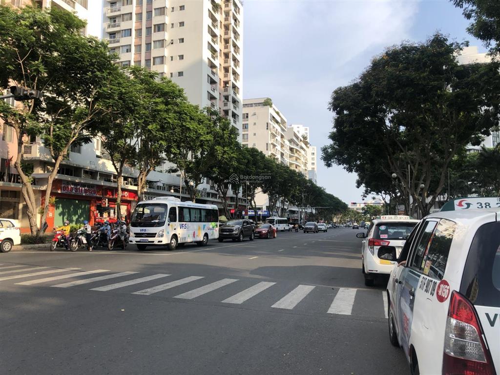 Bán shophouse phú mỹ hưng, căn góc 2 mặt tiền đường lớn, dt 321 m² trệt và lầu, giá 34.5 tỷ