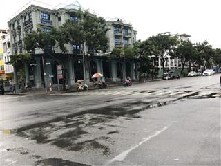 Bán nhà căn góc 2 mặt tiền đường bùi bằng đoàn, phú mỹ hưng, quận 7, dt 12*18,5m, giá 108 tỷ, sh
