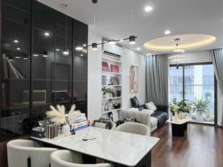Chính chủ bán nhanh căn hộ 2pn 2wc full nội thất giá chỉ 6.9 tỷ.  0964 161 ***
