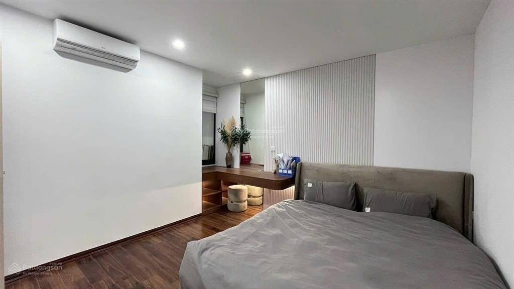Chính chủ bán nhanh căn hộ 2pn toà zen view bể bơi giá chỉ 6.7 tỷ.  0964 161 ***
