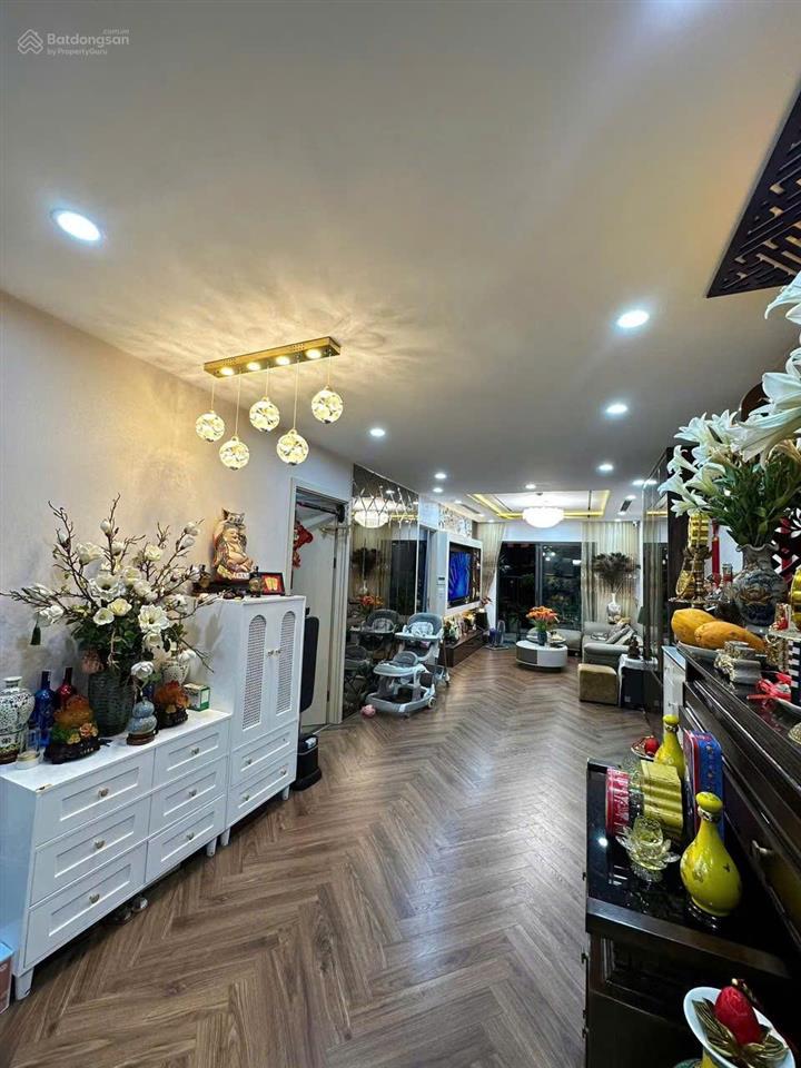Cần tiền bán gấp căn hộ 3pn, 2wc, diện tích 114m², căn sân vườn nổi bật dự án.  0964 161 ***
