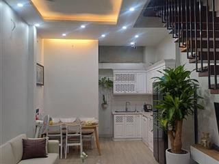 Gia đình bán ngôi nhà 5 tầng tại cổ nhuế, dt 43m2, mt 4m, nhà mới, giá 11.95tỷ, sđcc
