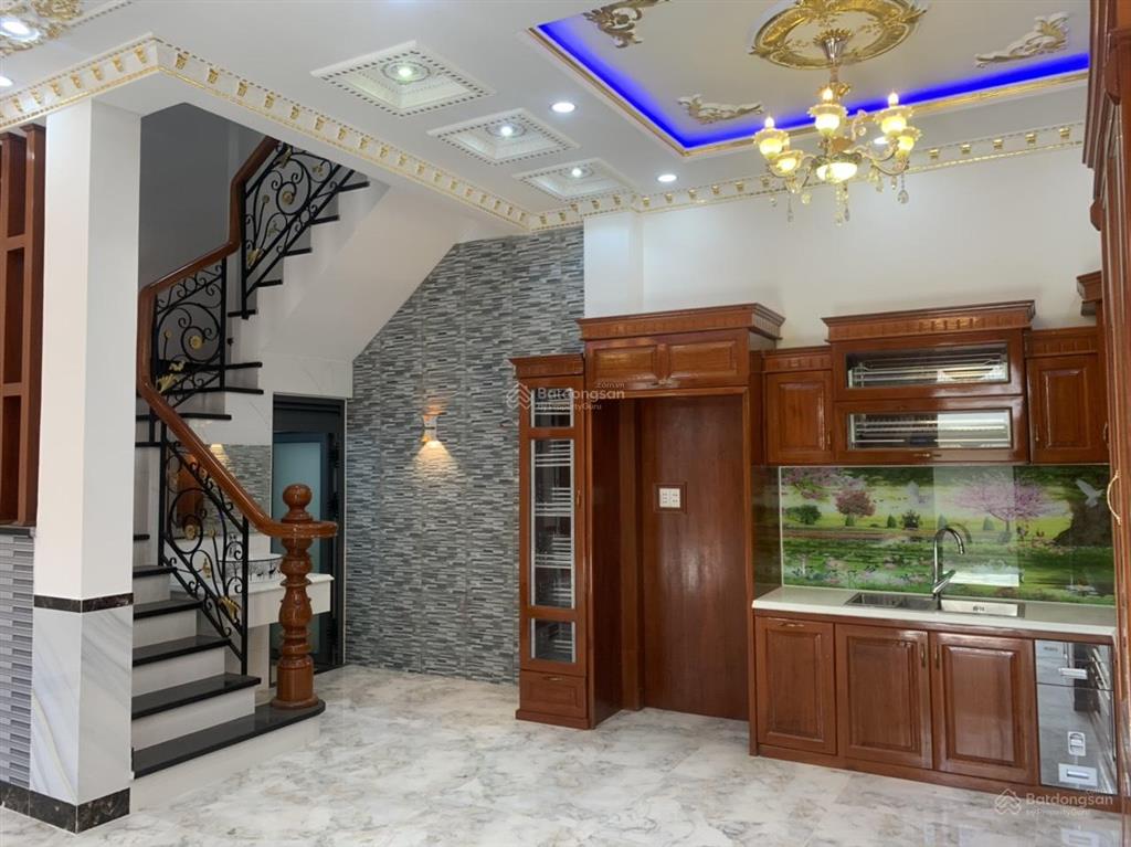 Bán gấp nhà 4 lầu full nội thất cao cấp, 1 trục nguyễn văn quá, dt 7x12m, giá 8.5 tỷ