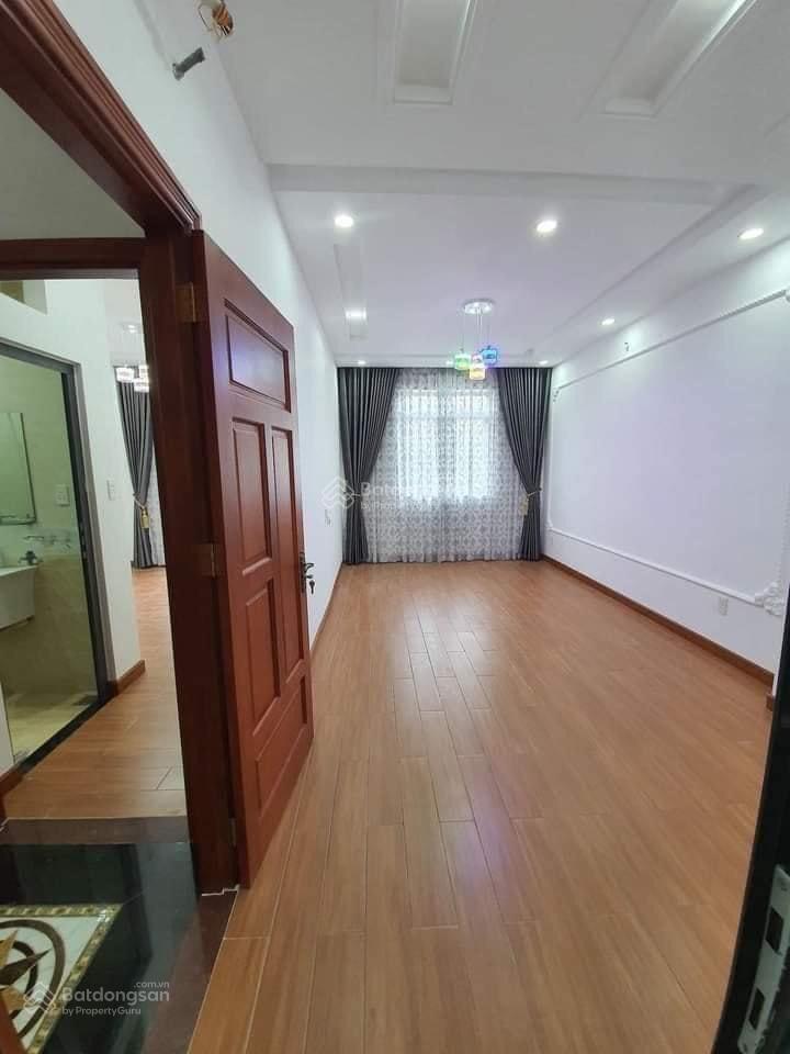 Bán gấp nhà 4 lầu full nội thất cao cấp, 1 trục nguyễn văn quá, dt 7x12m, giá 8.5 tỷ