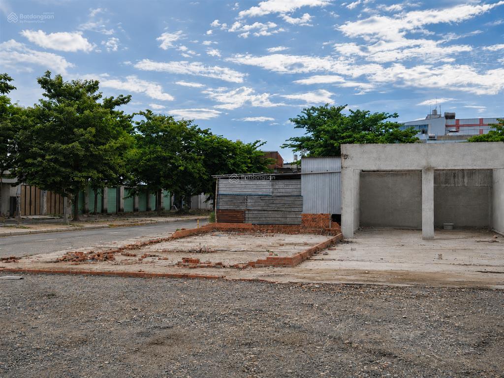 Đất đẹp đường 12m  nguyễn văn quá  đông hưng thuận
