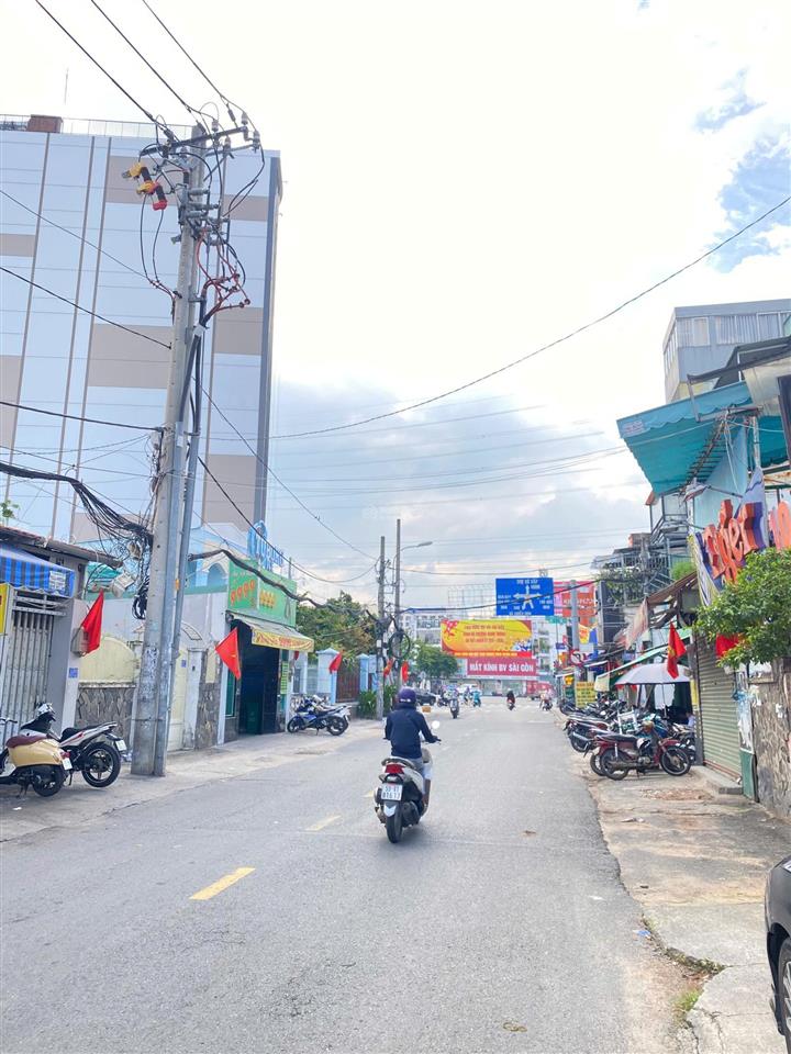 Bán gấp mặt tiền nơ trang long ngay khu bệnh viện dt 8.1x23m cn 142m nhà cấp 4 chỉ 42 tỷ
