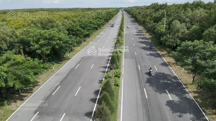 Đất nền cần giờ diện tích lớn có sông bao quanh, bán giá cực kỳ tốt, điện nước đầy đủ, có thổ cư