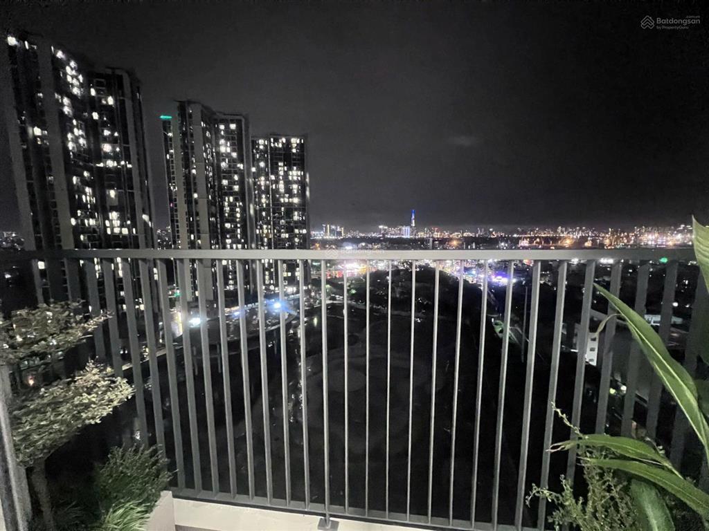 Cần bán căn hộ 2pn chung cư eco green sài gòn full nội thất đẹp, có hợp đồng thuê cao, view đẹp.