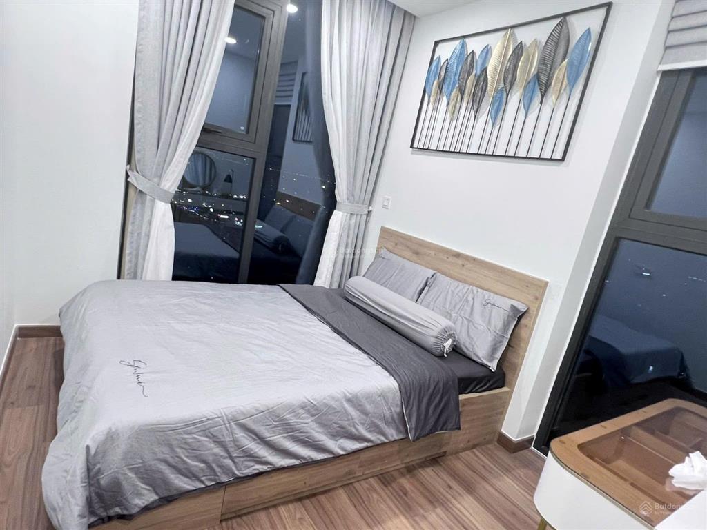 Cần bán căn hộ 2pn chung cư eco green sài gòn full nội thất đẹp, có hợp đồng thuê cao, view đẹp.