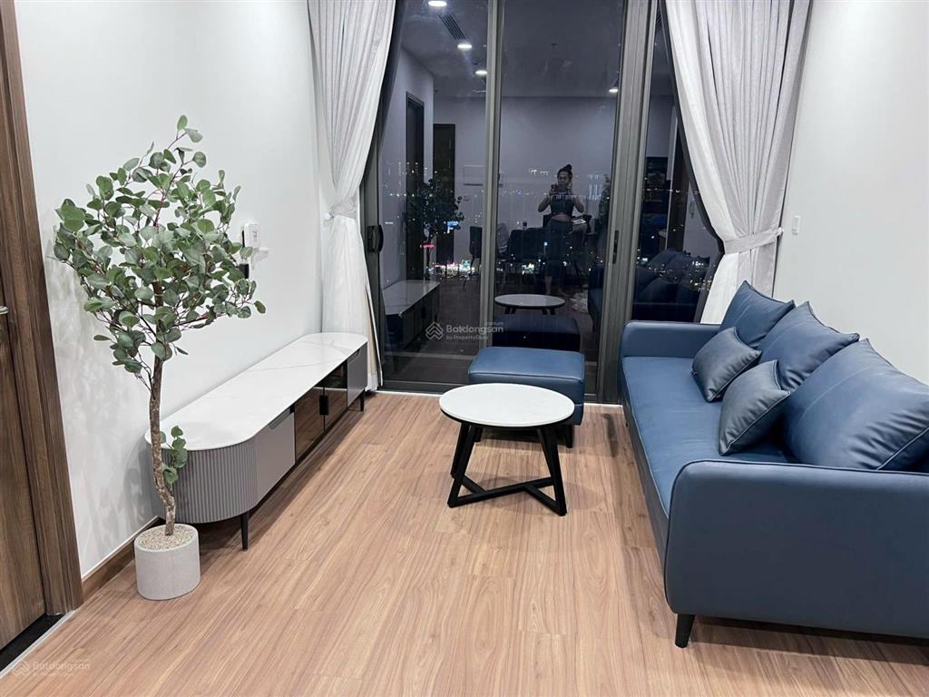 Cần bán căn hộ 2pn chung cư eco green sài gòn full nội thất đẹp, có hợp đồng thuê cao, view đẹp.