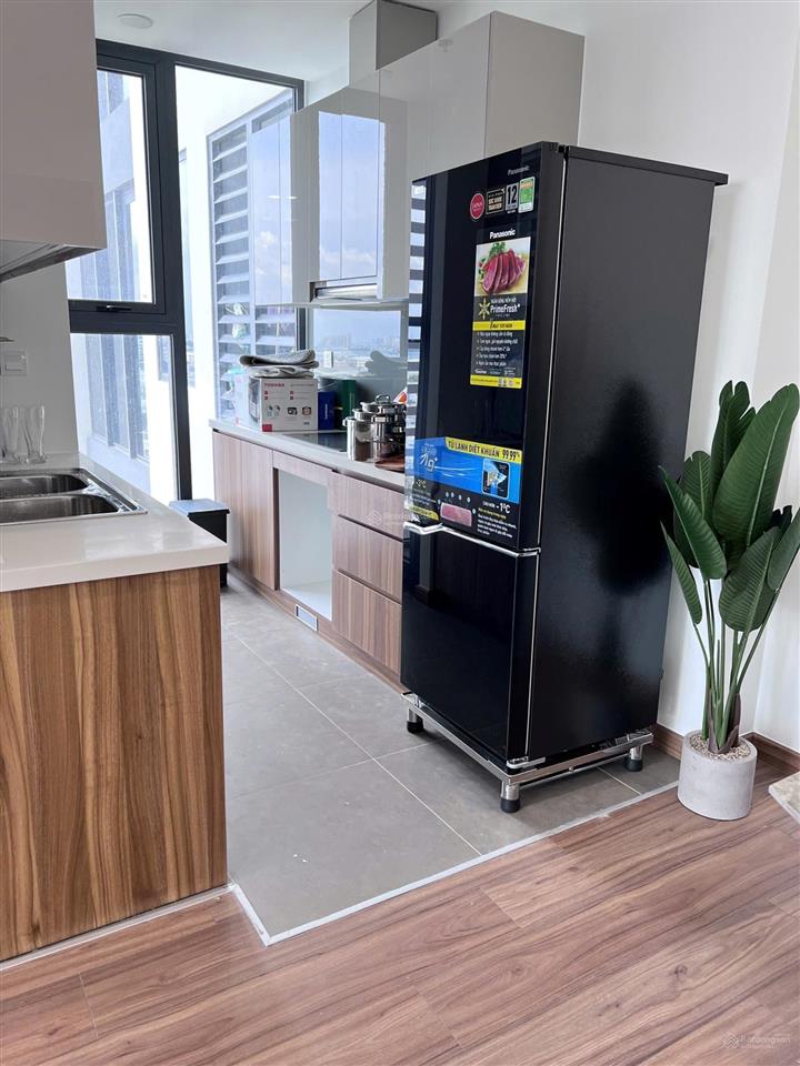 Cần bán căn hộ 2pn chung cư eco green sài gòn full nội thất đẹp, có hợp đồng thuê cao, view đẹp.