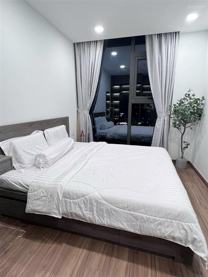Cần bán căn hộ 2pn chung cư eco green sài gòn full nội thất đẹp, có hợp đồng thuê cao, view đẹp.