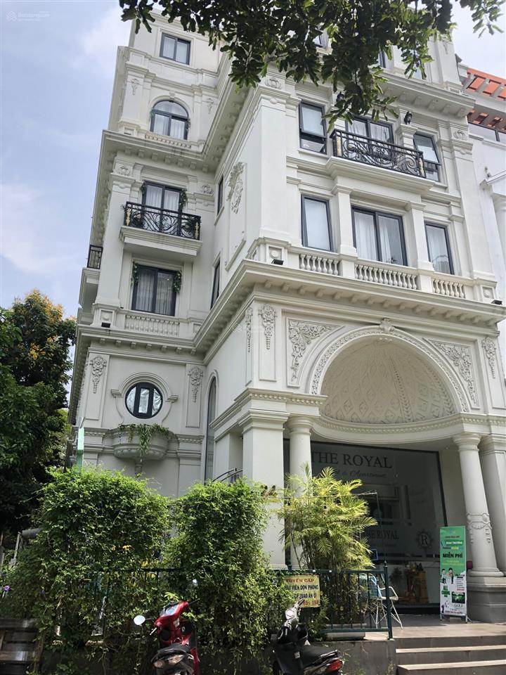 Bán nhà,căn góc công viên đường lớn ,khu hưng gia,hưng phước,phú mỹ hưng dt 8*18,5m,thang máy,59 tỷ