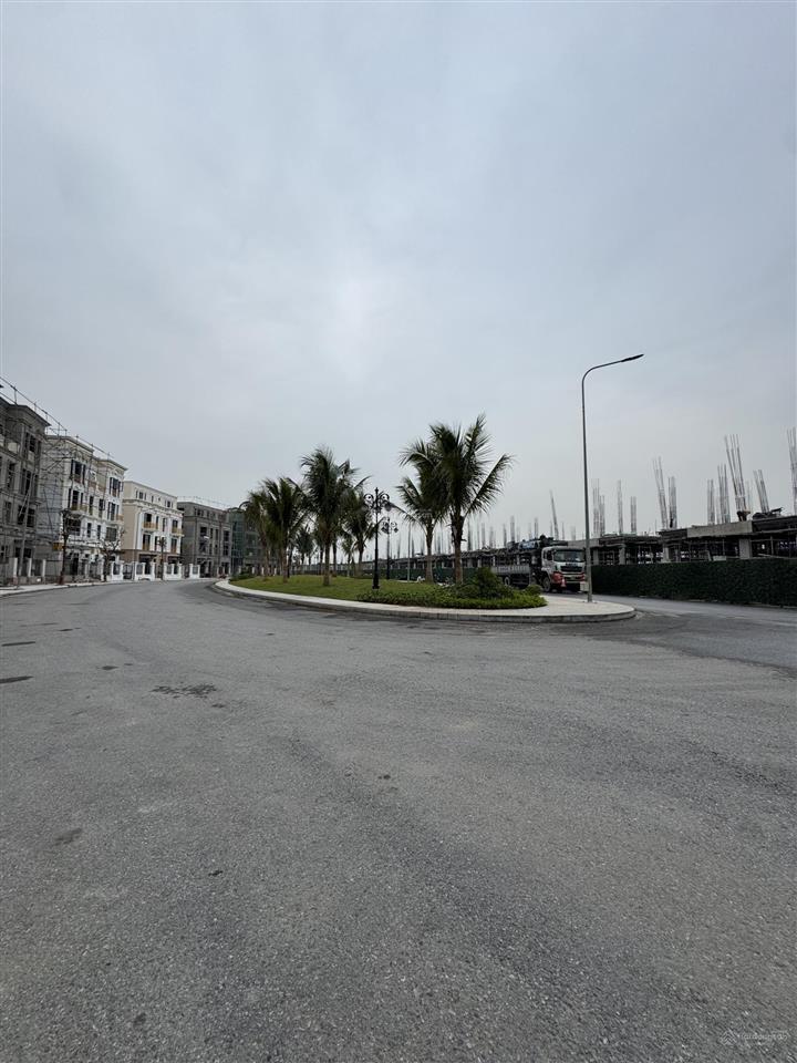 Hg250 song lập hoàng gia vị trí đẹp view biển sau nhà, mặt đường ven sông, gần bể bơi pha lê.