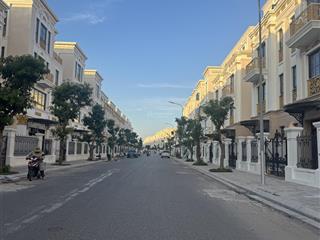 Chuyển nhượng hoàng gia 180m2 view biển sau nhà giá 16 tỷ