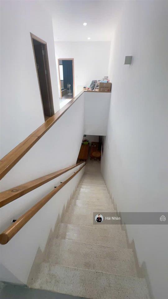 Nhà 2 tầng đẹp khu đô thị fpt city  144m2 ngang 6m  sát hồ điều hòa thoáng mát