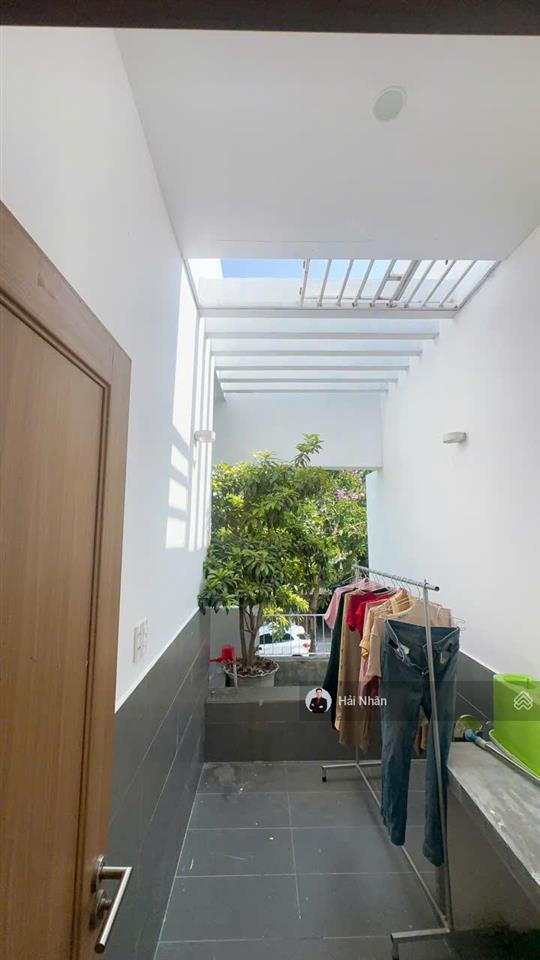 Nhà 2 tầng đẹp khu đô thị fpt city  144m2 ngang 6m  sát hồ điều hòa thoáng mát