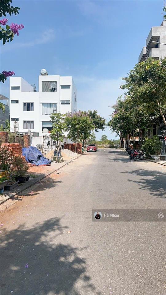 Nhà 2 tầng đẹp khu đô thị fpt city  144m2 ngang 6m  sát hồ điều hòa thoáng mát