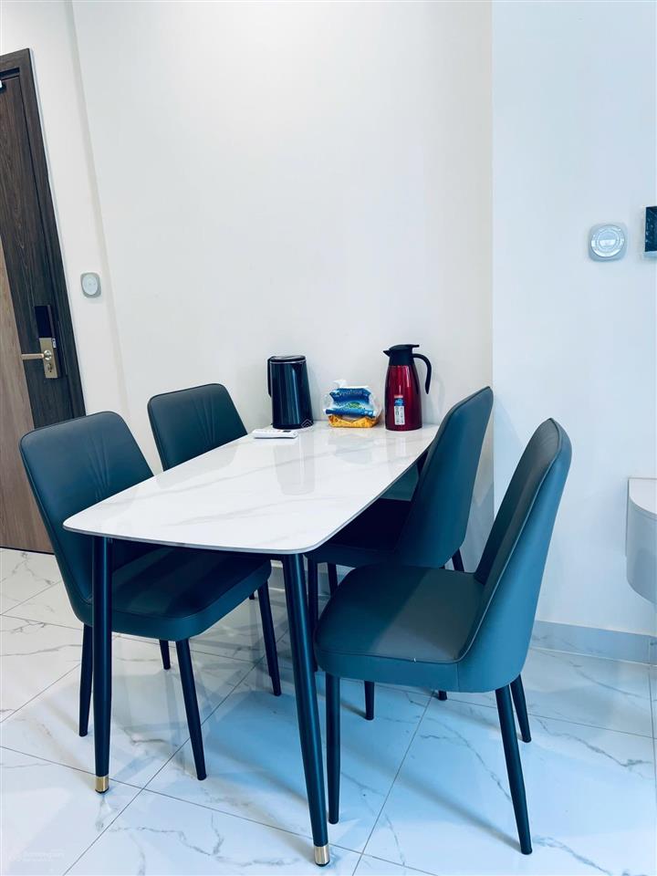 Căn 2pn+ đẹp hiếm 69,5m² chỉ 4 tỷ full nội thất có sẵn hợp đồng thuê 15 triệu/tháng