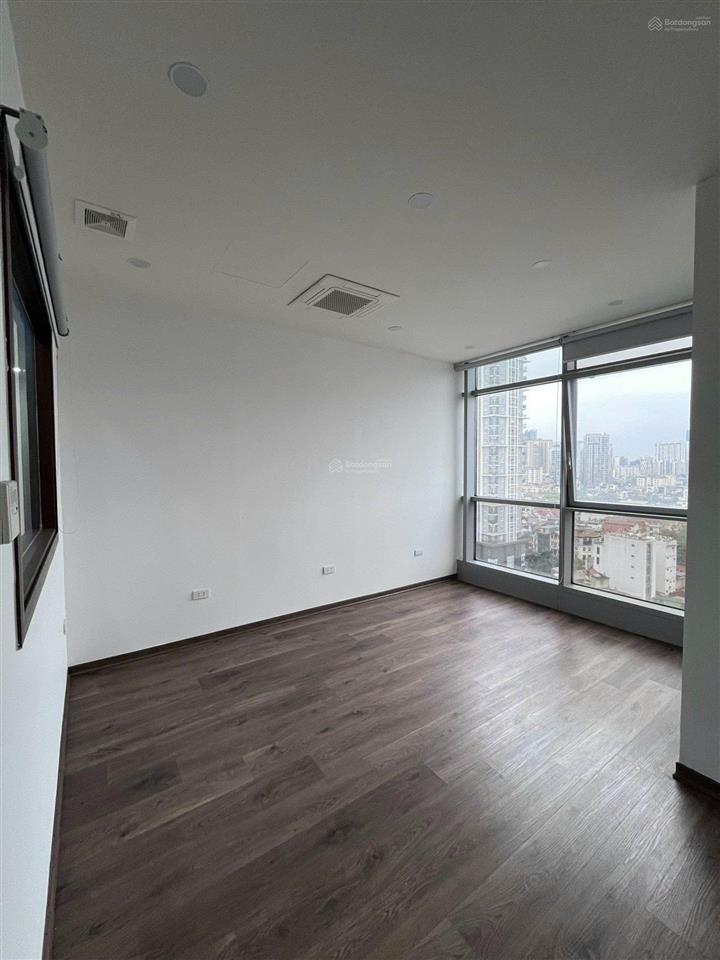 Cho thuê căn hộ cao cấp eurowindow trần duy hưng 90 2pn đồ cơ bản 14 triệu/tháng 0987 522 ***