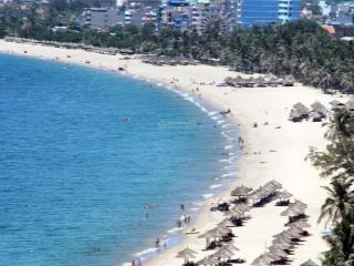 Bán cặp đất đường hồ xuân hương sát biển mỹ khê, dt 200m2 thu nhập 360tr/năm