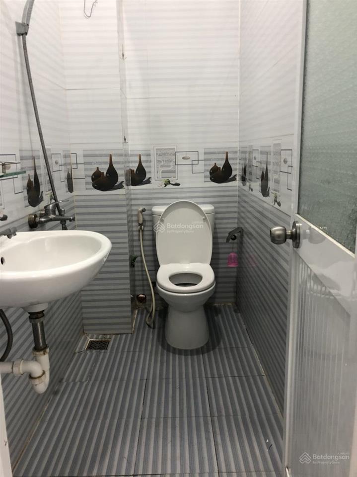 Cho thuê nhà 3 tầng mặt phố đường tố hữu, hải châu, dt 100m2, giá 20tr