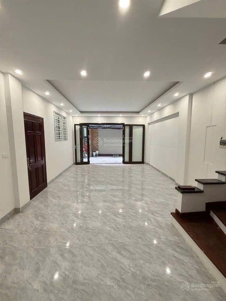 Bán nhà lô góc 2 thoáng đội cấn  hơn 14 tỷ  50m  mặt tiền 5m