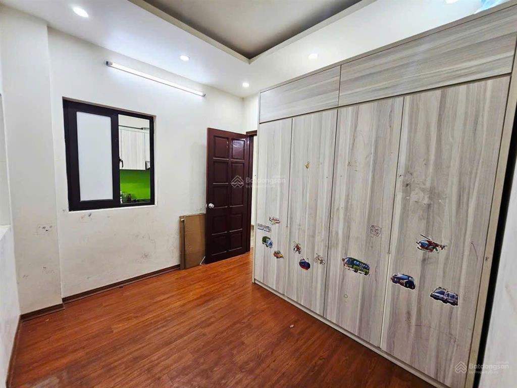 Căn hộ ngõ 118 nguyễn khánh toàn  4.1 tỷ  60m2, 2 ngủ, ô tô đỗ chân cầu thang