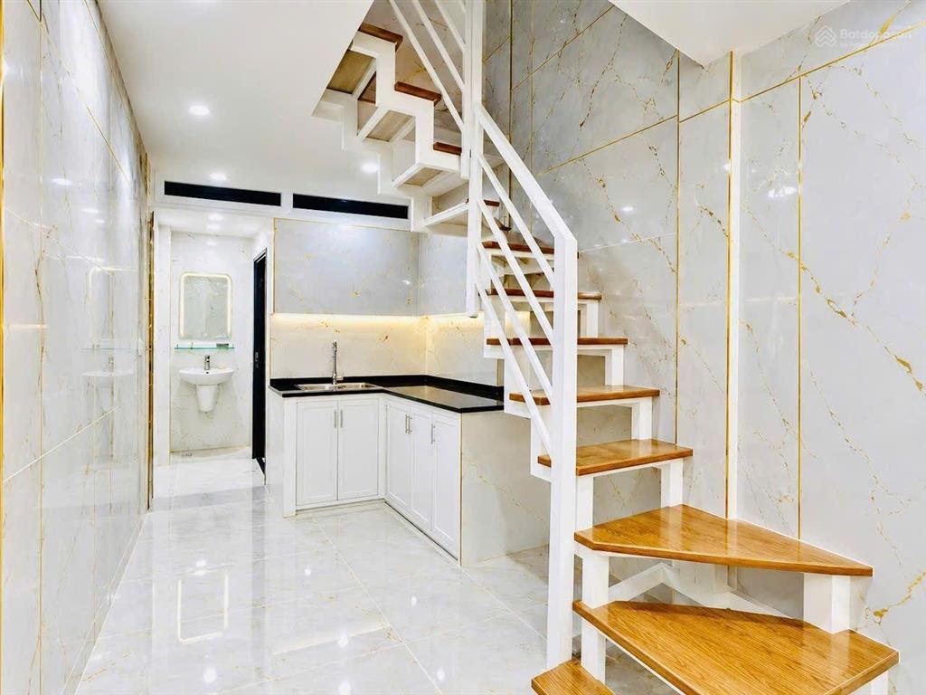 Hiếm có 1 căn sổ riêng hxh 1 trục linh xuân, 3 tầng chỉ 2,9 tỷ thương lượng cách mặt tiền 30m