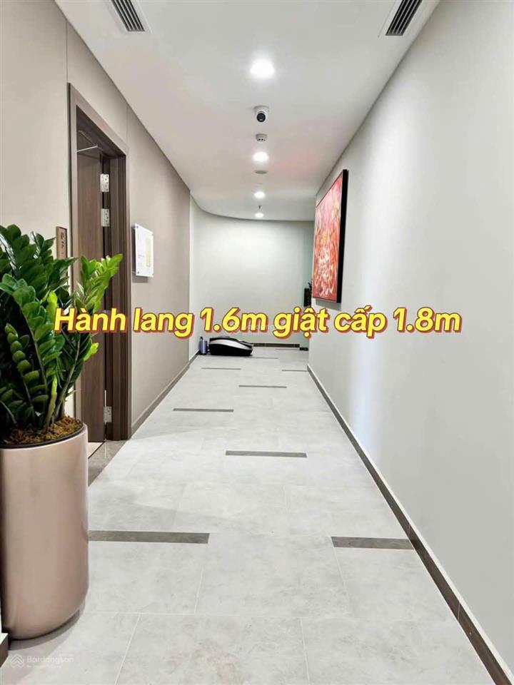 Bán căn 1pn + 1 tầng đẹp ban công đông nam  view biệt thự v3a masteri era landmark.  0942 044 ***