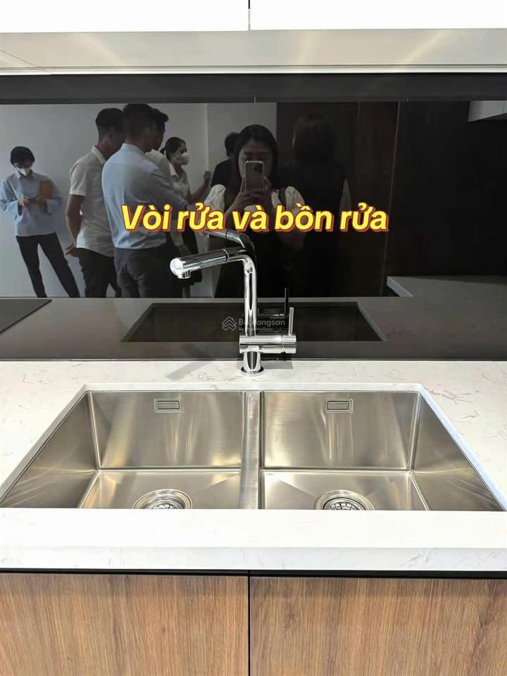 Bán căn 1pn + 1 tầng đẹp ban công đông nam  view biệt thự v3a masteri era landmark.  0942 044 ***