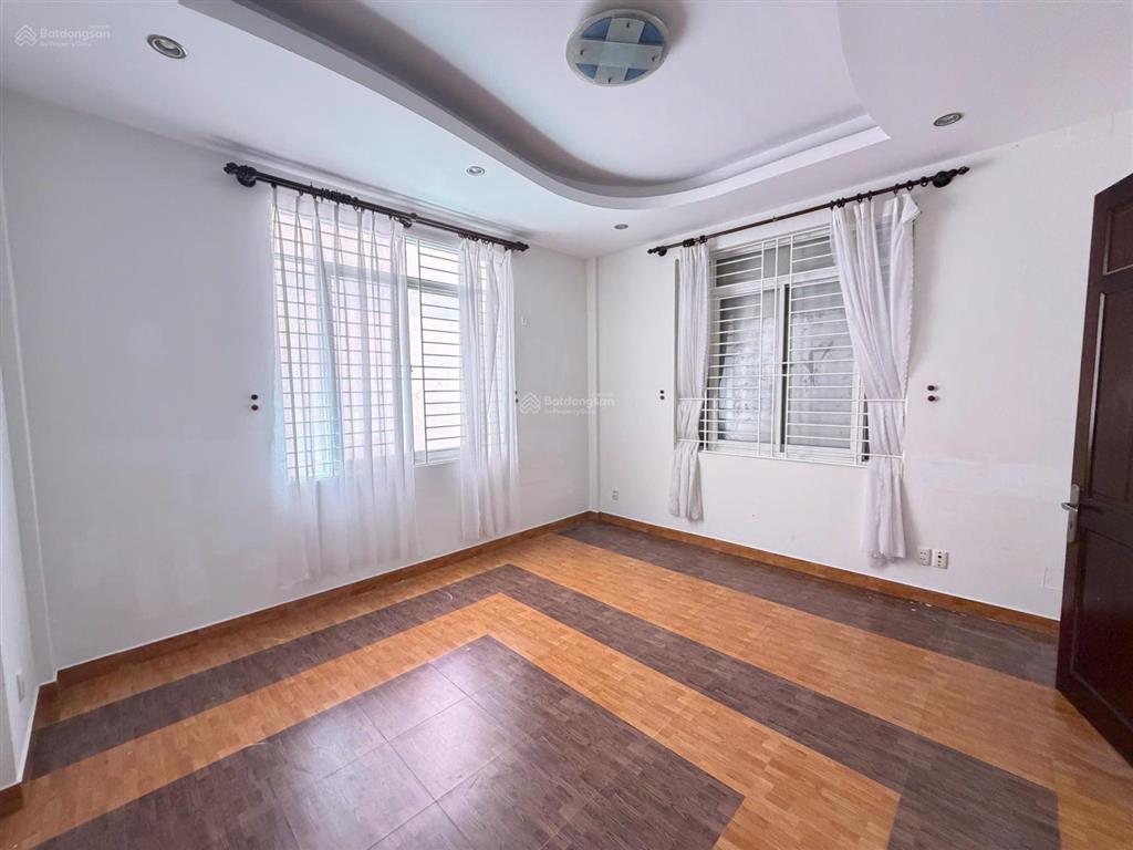 Cho thuê nhà hẻm xe hơi 793 trần xuân soạn, quận 7