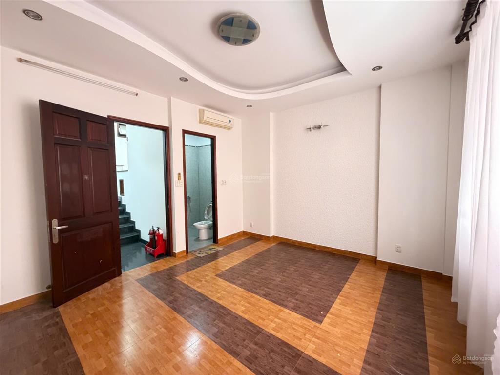 Cho thuê nhà hẻm xe hơi 793 trần xuân soạn, quận 7