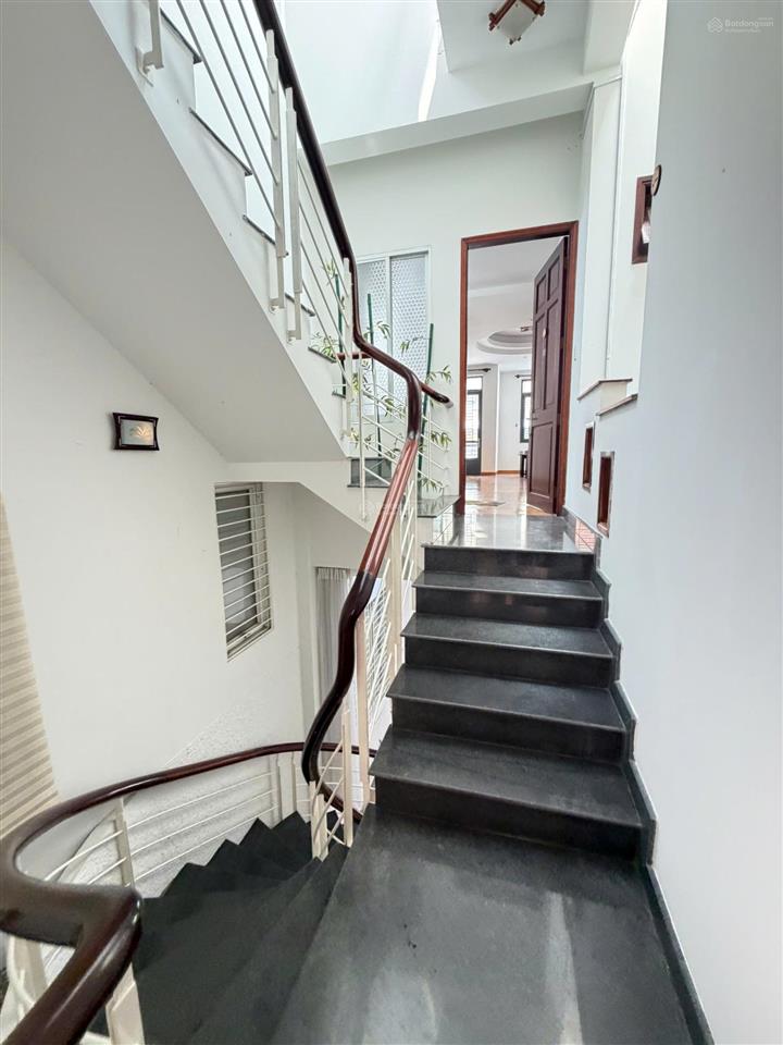 Cho thuê nhà hẻm xe hơi 793 trần xuân soạn, quận 7