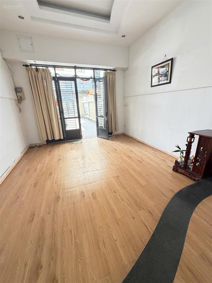 Cho thuê nhà hẻm xe hơi 793 trần xuân soạn, quận 7