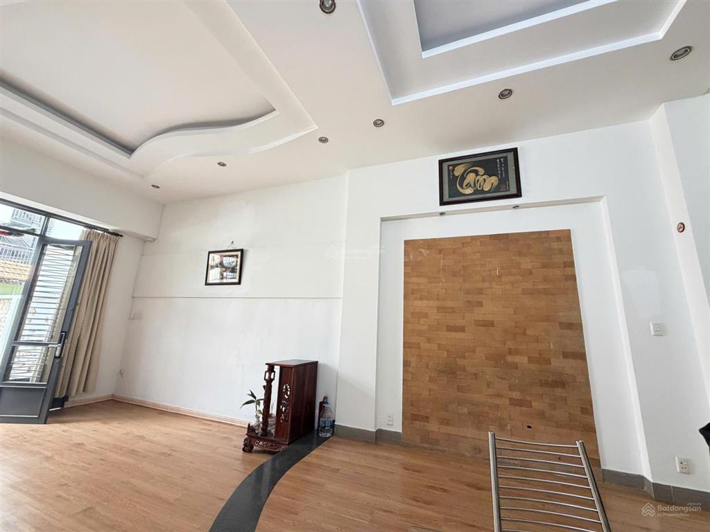 Cho thuê nhà hẻm xe hơi 793 trần xuân soạn, quận 7