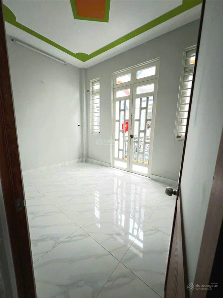 Nhà ngang 8m dtsd 64m2 trệt 1 lầu 2pn 2wc, video thực tế, ngay chợ shr, nhà còn mới kdc yên tĩnh