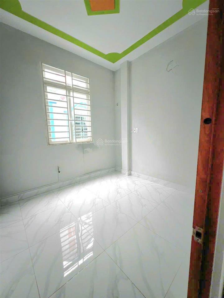 Nhà ngang 8m dtsd 64m2 trệt 1 lầu 2pn 2wc, video thực tế, ngay chợ shr, nhà còn mới kdc yên tĩnh