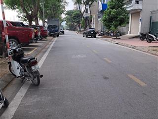 Bán nhà x2a  yên sở, 100m2 x 7 tầng thang máy, căn góc thoáng, vỉa hè ô tô tránh, view hồ, 28.x tỷ