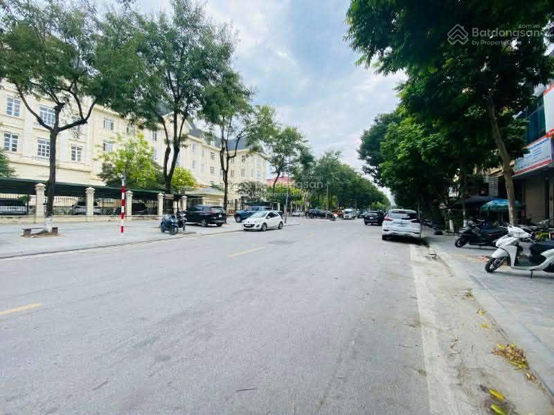 Bán đất bùi huy bích  đồng tàu, 200m2 x mt 12m, lô góc, chia lô, vỉa hè ô tô tránh, giá 35.5 tỷ