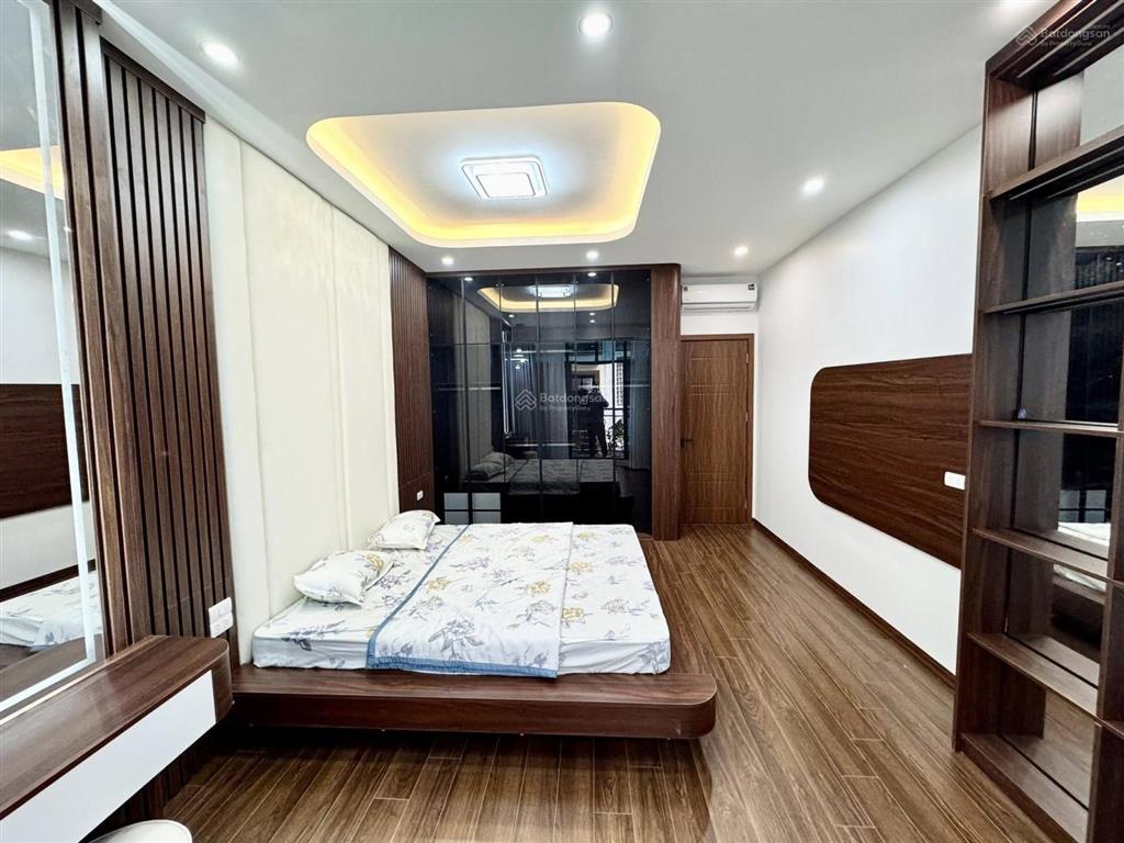 Bán nhà hoàng văn thái, phân lô ô tô tránh có vỉa hè, 50m2 x 6 tầng thang máy, gần hồ, nhỉnh 17 tỷ