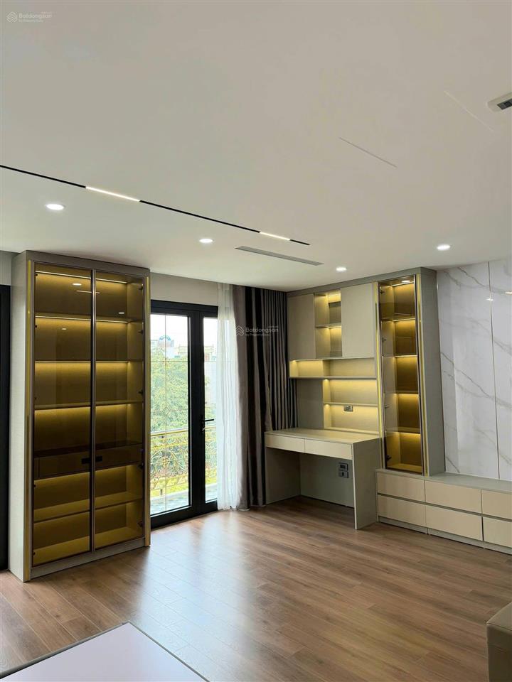 Bán tòa nhà phố minh khai, lô góc, 100m2 x 8 tầng, ô tô tránh vào nhà, vừa ở vừa làm văn phòng