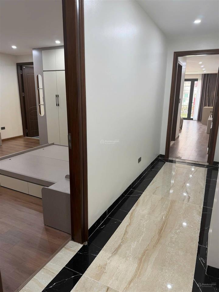 Bán tòa nhà phố minh khai, lô góc, 100m2 x 8 tầng, ô tô tránh vào nhà, vừa ở vừa làm văn phòng