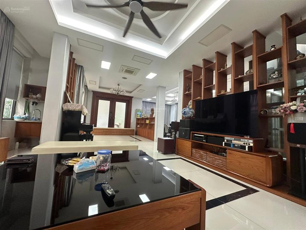 Bán biệt thự linh đàm, 240m2  5 tầng thang máy, lô góc mt 28m, sau nhà công viên, giá nhỉnh 60 tỷ