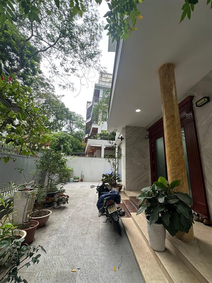 Bán biệt thự linh đàm, 240m2  5 tầng thang máy, lô góc mt 28m, sau nhà công viên, giá nhỉnh 60 tỷ
