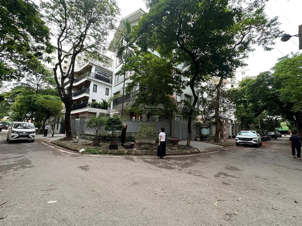 Bán biệt thự linh đàm, 240m2  5 tầng thang máy, lô góc mt 28m, sau nhà công viên, giá nhỉnh 60 tỷ
