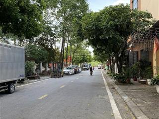Chính chủ bán đất phúc lợi, 32m2 mặt tiền 3.7m, nở hậu, 15m ra mặt đường ô tô tránh dừng đỗ