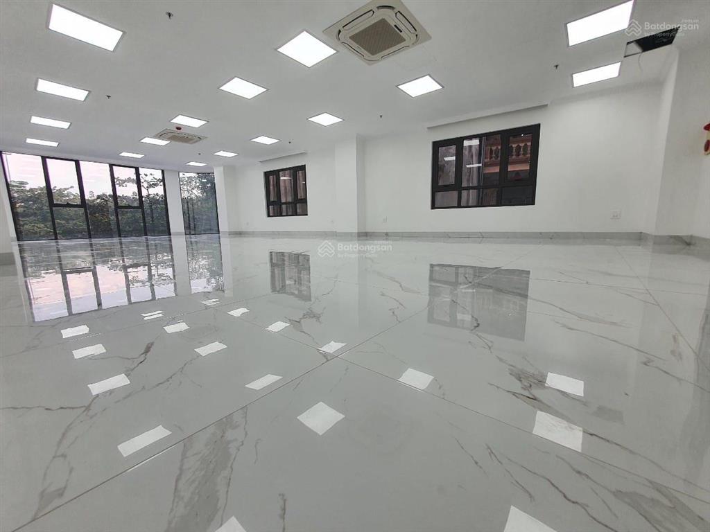 Quá hiếm! toà văn phòng hoàng cầu, ô tô tránh, 145m2 x 9 tầng thang máy, mặt tiền 8m, giá 50.5 tỷ