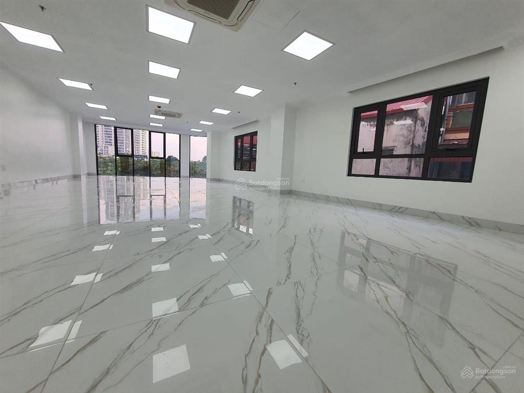 Quá hiếm! toà văn phòng hoàng cầu, ô tô tránh, 145m2 x 9 tầng thang máy, mặt tiền 8m, giá 50.5 tỷ